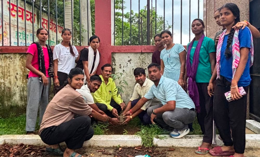 राष्ट्रीय ग्रैप्लिंग दिवस पर खेल के साथ पर्यावरण का संदेश, लखीसराय में पौधारोपण और सामाजिक सेवा कार्यक्रम आयोजित